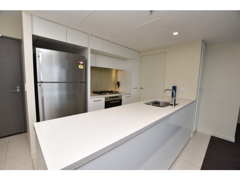 2703/100 Harbour Esplanade, Docklands VIC 3008