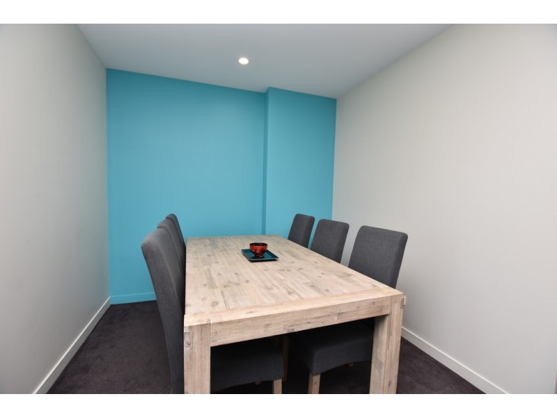 2703/100 Harbour Esplanade, Docklands VIC 3008