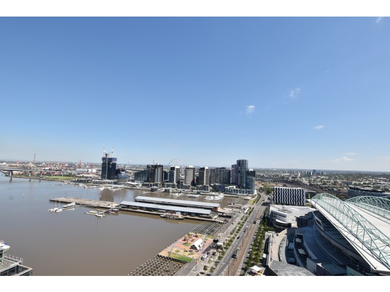 2703/100 Harbour Esplanade, Docklands VIC 3008