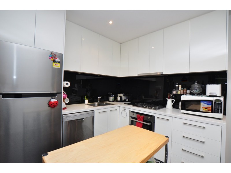 REF 01041/118 Kavanagh Street, Southbank VIC 3006