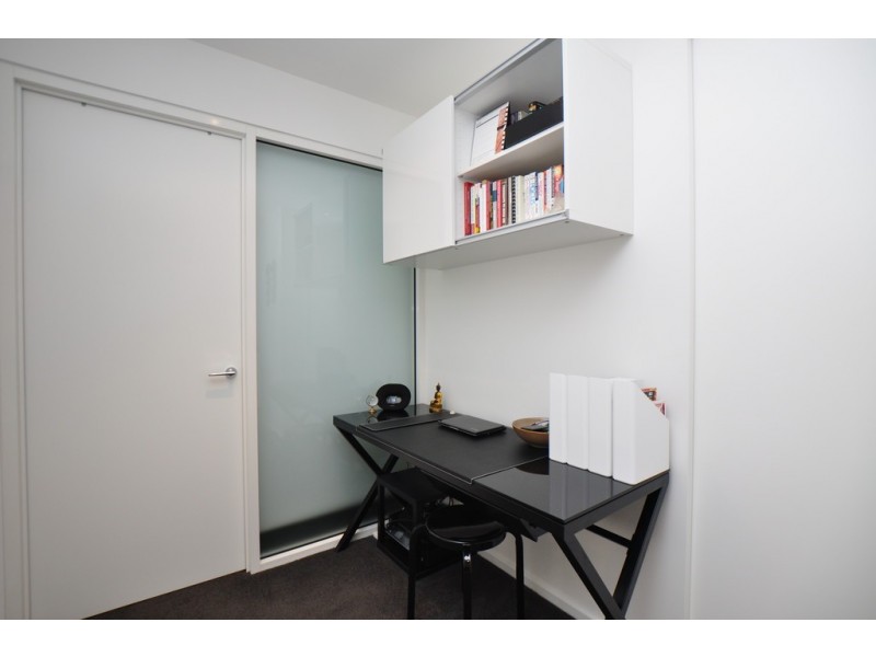 REF 01041/118 Kavanagh Street, Southbank VIC 3006