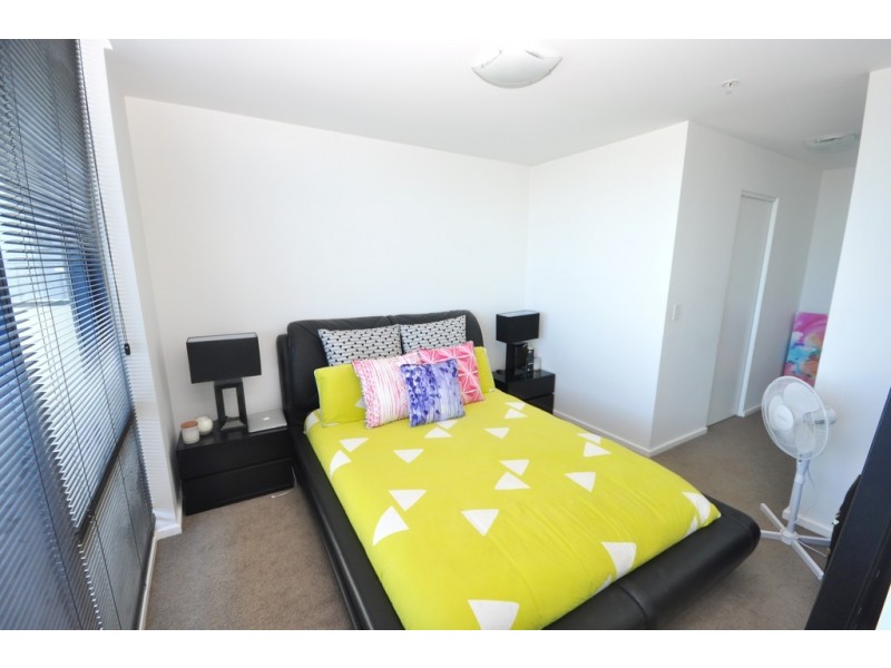 REF 01046/241 City Road, Southbank VIC 3006