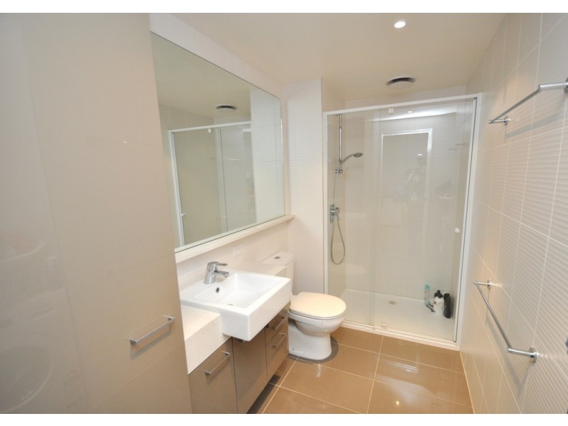 REF 01046/241 City Road, Southbank VIC 3006