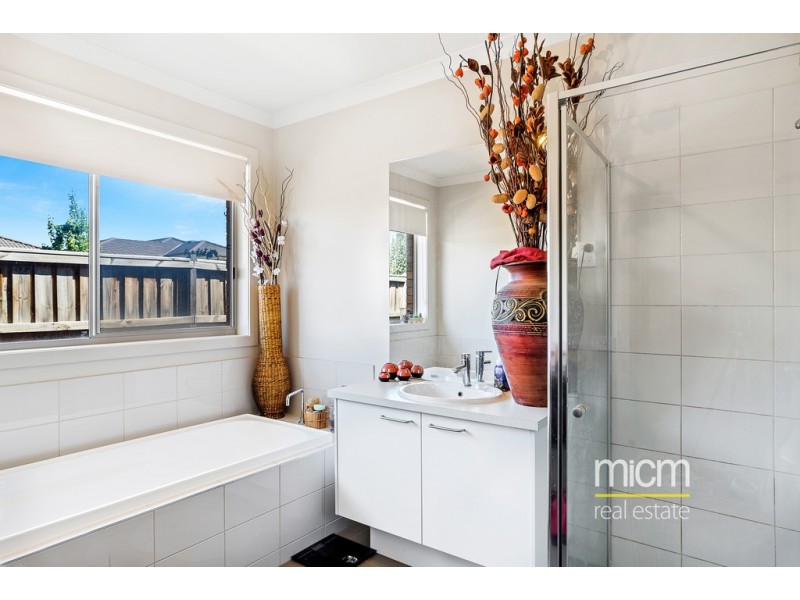 34 Campaspe Way, Point Cook VIC 3030