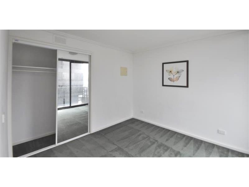 REF 01058/22 Kavanagh Street, Southbank VIC 3006