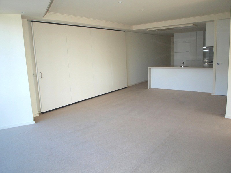 REF 01113/63 Whiteman Street, Southbank VIC 3006