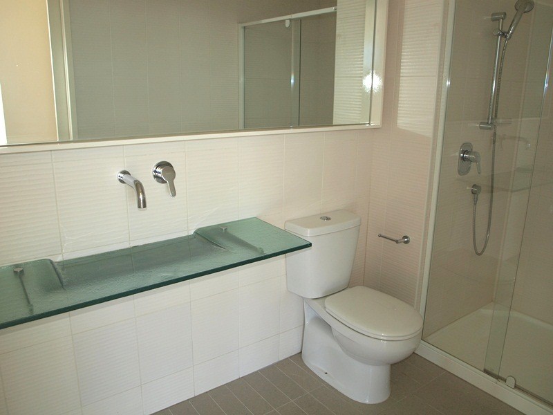 REF 01113/63 Whiteman Street, Southbank VIC 3006