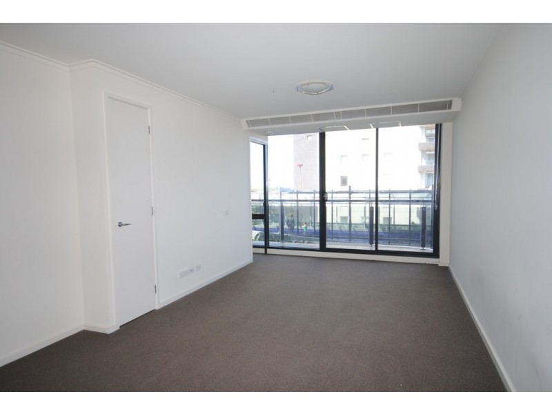 REF 01117/63 Whiteman Street, Southbank VIC 3006