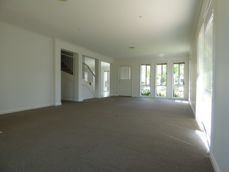 59 Vaucluse Boulevard, Sanctuary Lakes VIC 3030