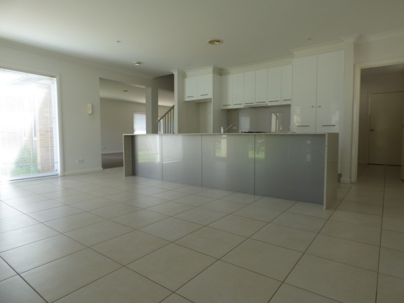 59 Vaucluse Boulevard, Sanctuary Lakes VIC 3030