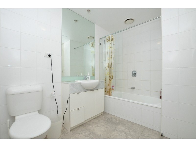 REF 01237/183 City Road, Southbank VIC 3006