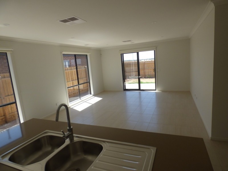 28 Beckworth Blvd, Tarneit VIC 3029