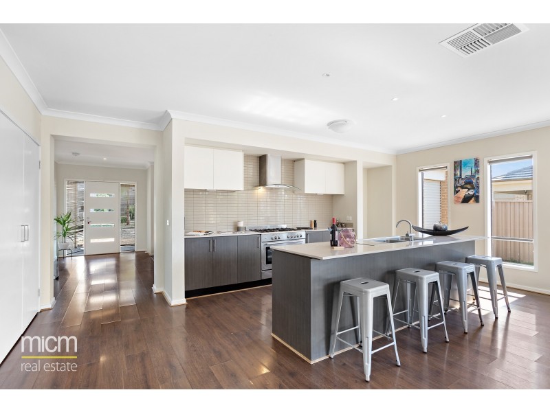 11 St Laurent Boulevard, Point Cook VIC 3030