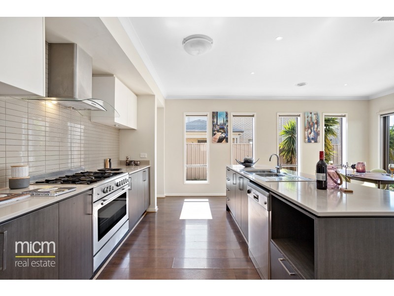 11 St Laurent Boulevard, Point Cook VIC 3030