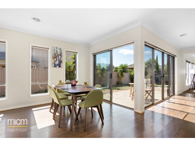 11 St Laurent Boulevard, Point Cook VIC 3030
