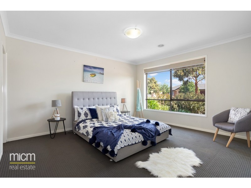 11 St Laurent Boulevard, Point Cook VIC 3030