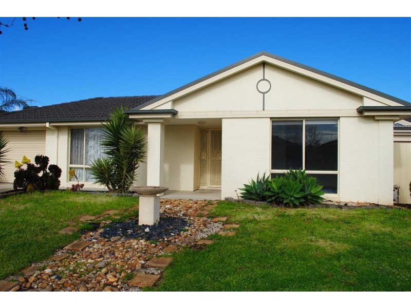 9 Beveridge Court, Point Cook VIC 3030