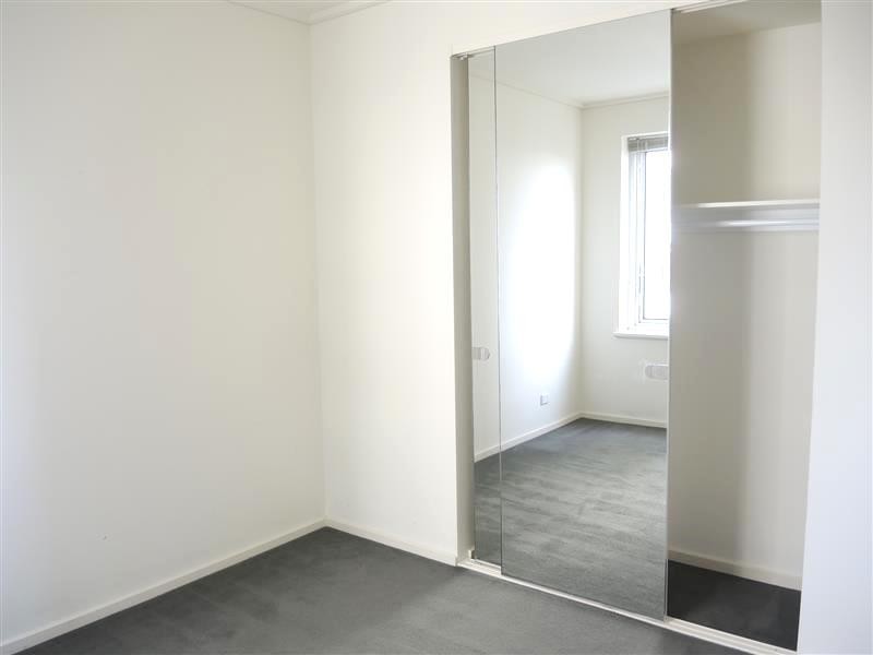 REF 01275/83 Whiteman Street, Southbank VIC 3006
