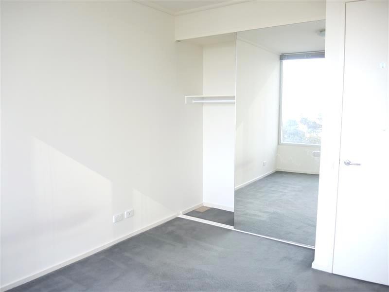 REF 01275/83 Whiteman Street, Southbank VIC 3006
