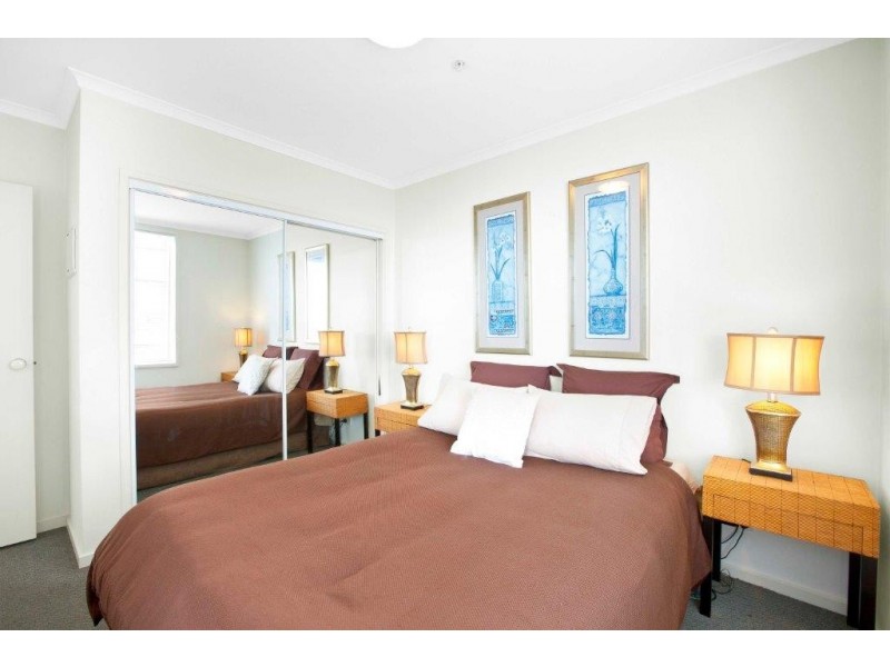 REF 23734/79 Whiteman Street, Southbank VIC 3006