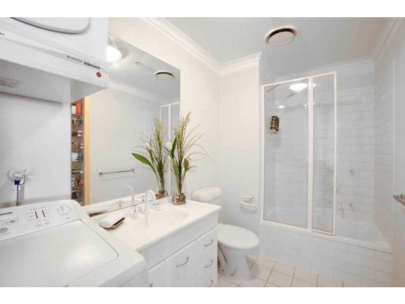 REF 23734/79 Whiteman Street, Southbank VIC 3006