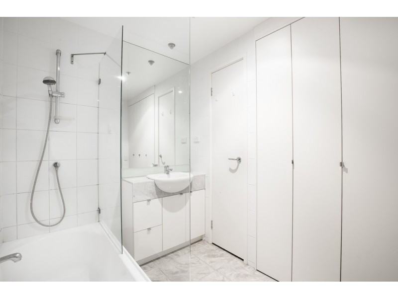 REF 013110/183 City Road, Southbank VIC 3006