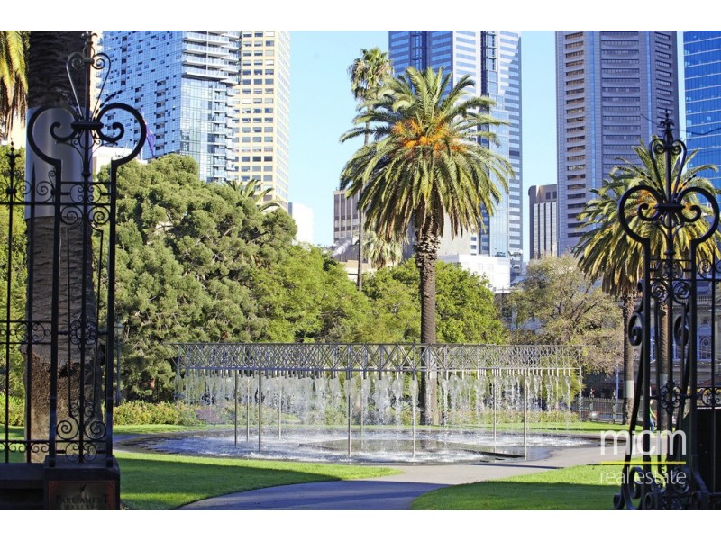 1410/318 Russell Street, Melbourne VIC 3000