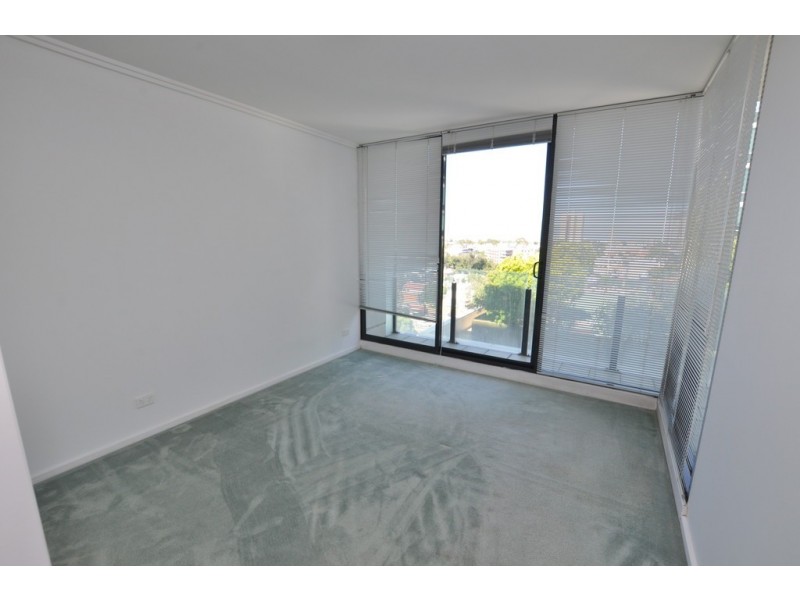 REF 02023/38 Bank Street, South Melbourne VIC 3205