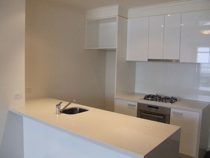 REF 02035/63 Whiteman Street, Southbank VIC 3006