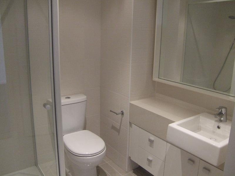 REF 02035/63 Whiteman Street, Southbank VIC 3006