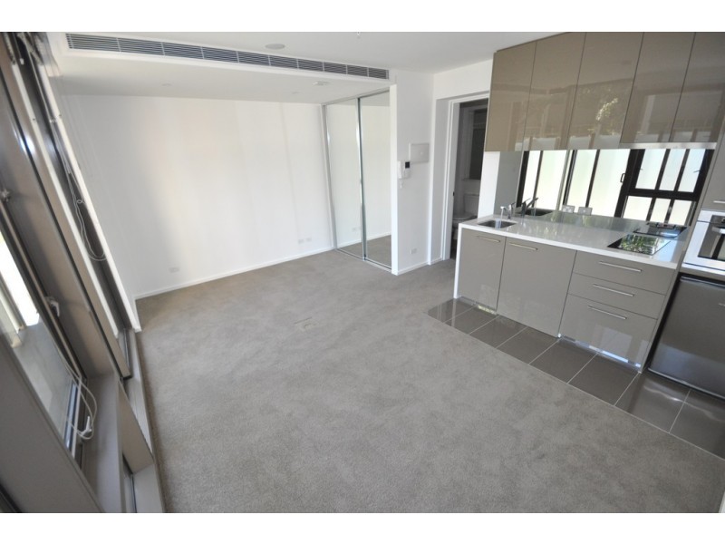 REF 020622/19 Balston Street, Southbank VIC 3006