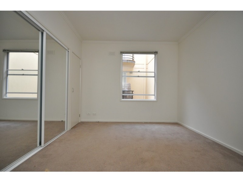 REF 02076/28 Jeffcott Street, West Melbourne VIC 3003