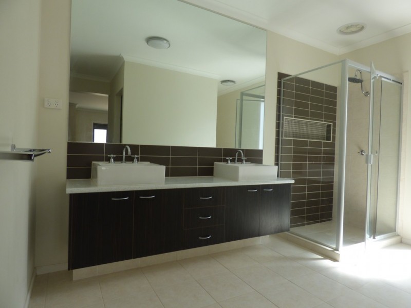 79 Lincoln Heath Boulevard, Point Cook VIC 3030