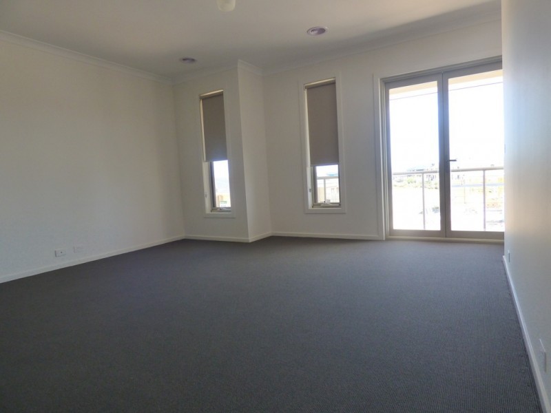 171 Sanctuary Lakes South Boulevard, Point Cook VIC 3030