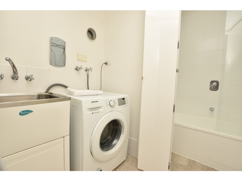 REF 021011/183 City Road, Southbank VIC 3006