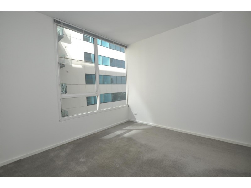 1105/82 Queens Road, Melbourne VIC 3004