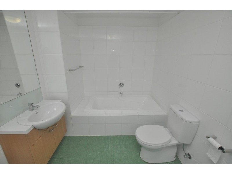 1105/82 Queens Road, Melbourne VIC 3004