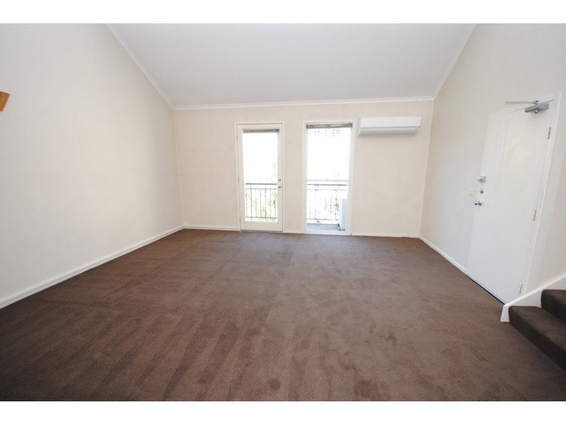 REF 02158/114 Dodds Street, Southbank VIC 3006