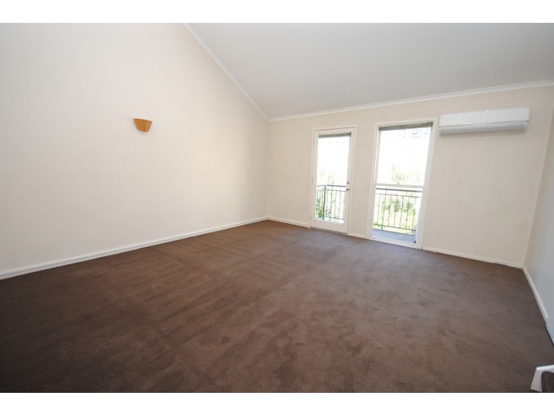 REF 02158/114 Dodds Street, Southbank VIC 3006