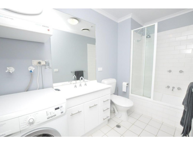 REF 02159/79 Whiteman Street, Southbank VIC 3006