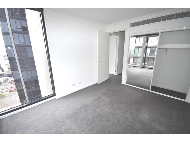 REF 021411/173 City Road, Southbank VIC 3006