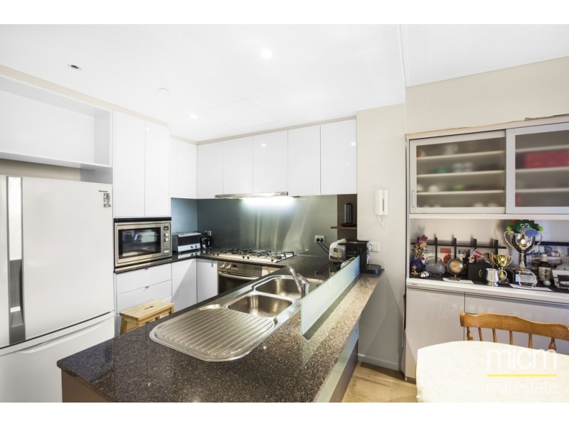REF 02177/100 Kavanagh Street, Southbank VIC 3006