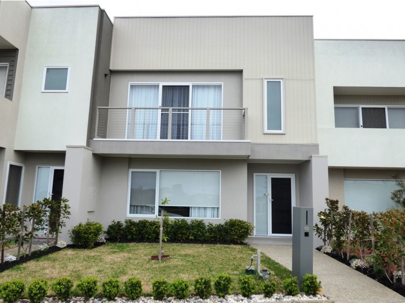 10 Whitetop Drive, Point Cook VIC 3030
