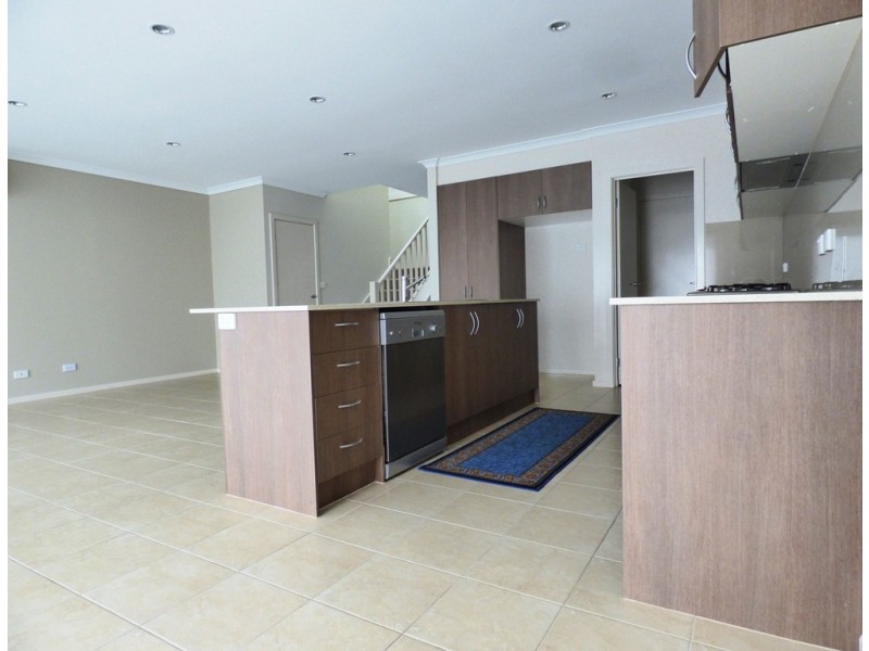 10 Whitetop Drive, Point Cook VIC 3030