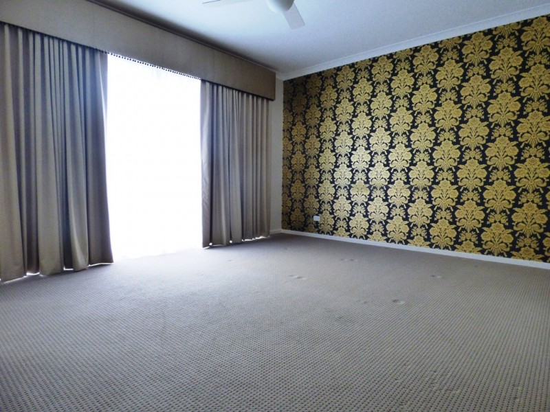 10 Whitetop Drive, Point Cook VIC 3030