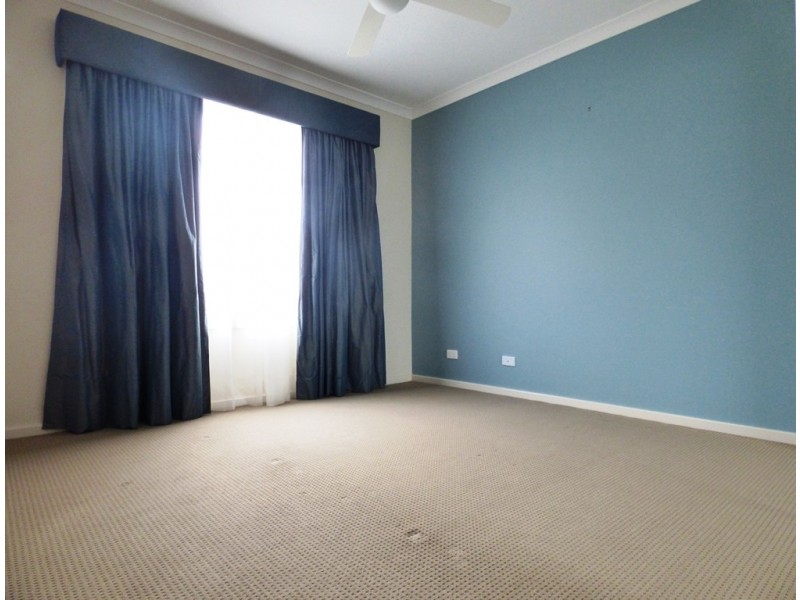 10 Whitetop Drive, Point Cook VIC 3030