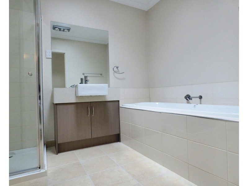 10 Whitetop Drive, Point Cook VIC 3030