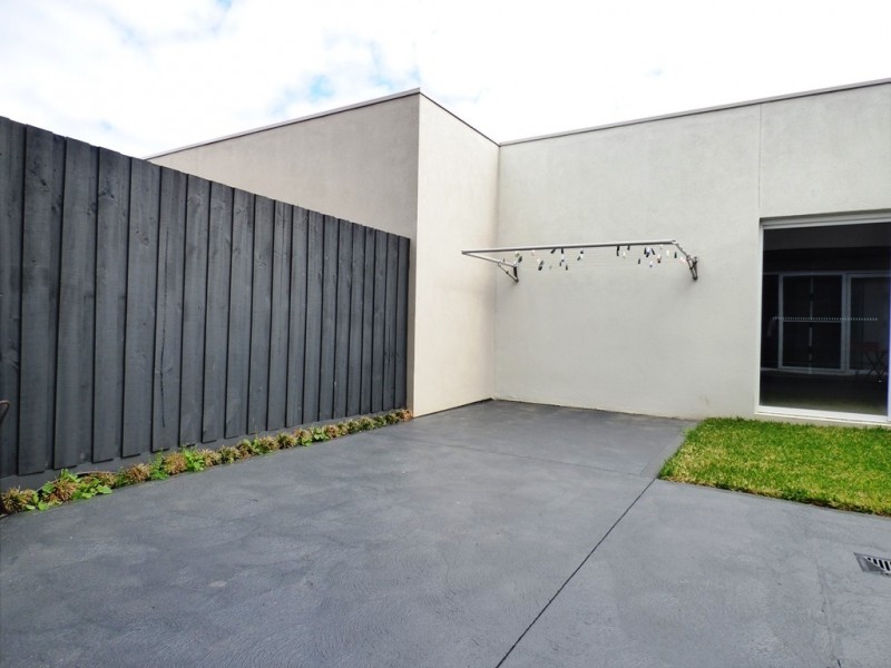 10 Whitetop Drive, Point Cook VIC 3030