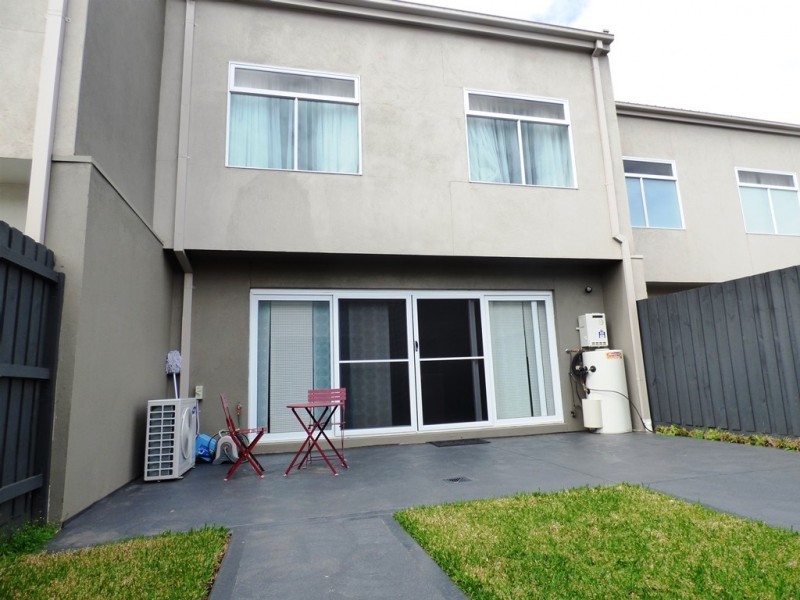 10 Whitetop Drive, Point Cook VIC 3030