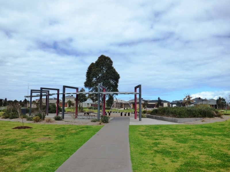 10 Whitetop Drive, Point Cook VIC 3030